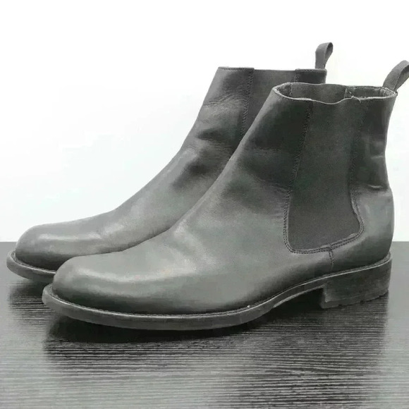 Banana Republic Men's Black Leather Chelsea Chukka - Picture 1 of 11